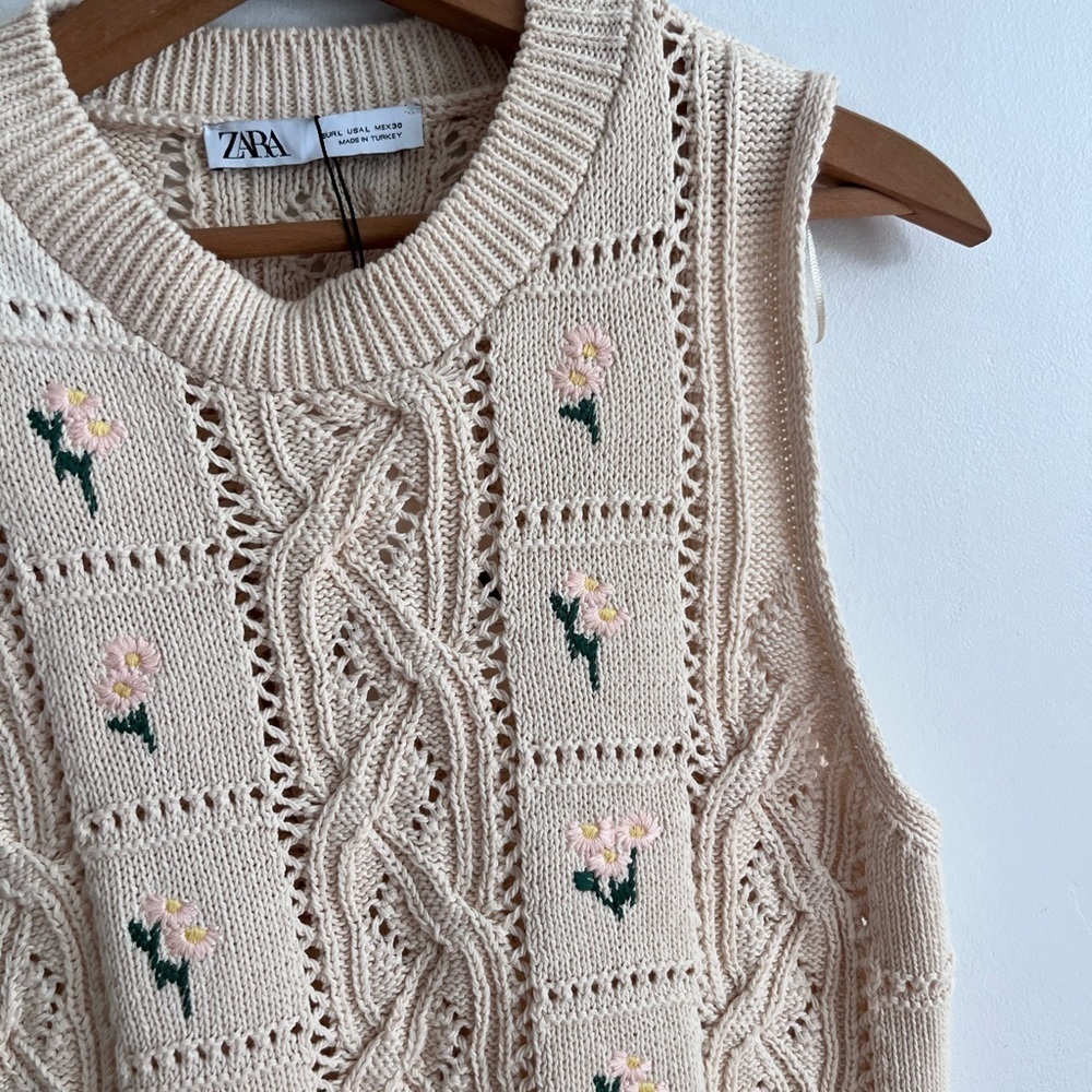 Zara Embroidery Floral Knit Scalloped Hem Vest - Picture 4 of 8